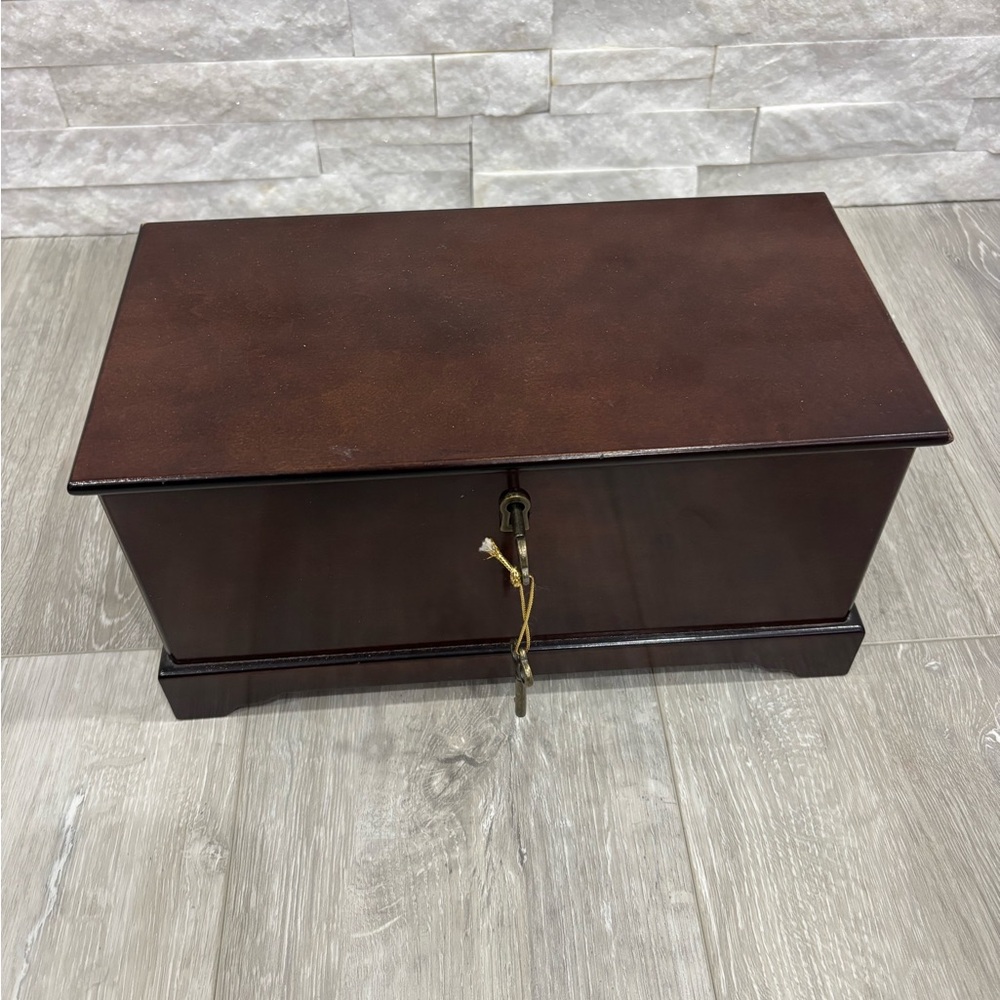 Chic Dark Brown Wooden Storage/Jewellery Box with Key
